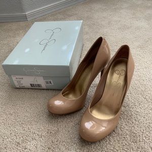 Jessica Simpson Nude Pump